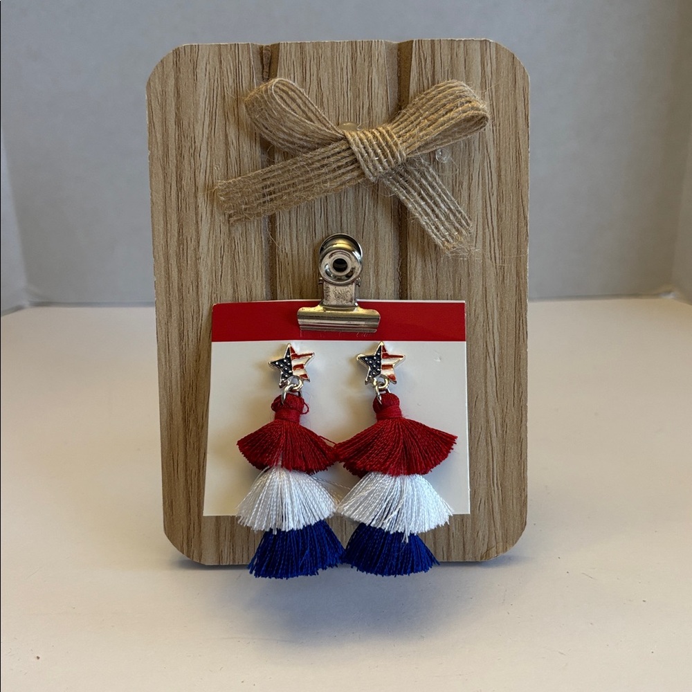 💕5/25💕Patriotic Tassel Earrings